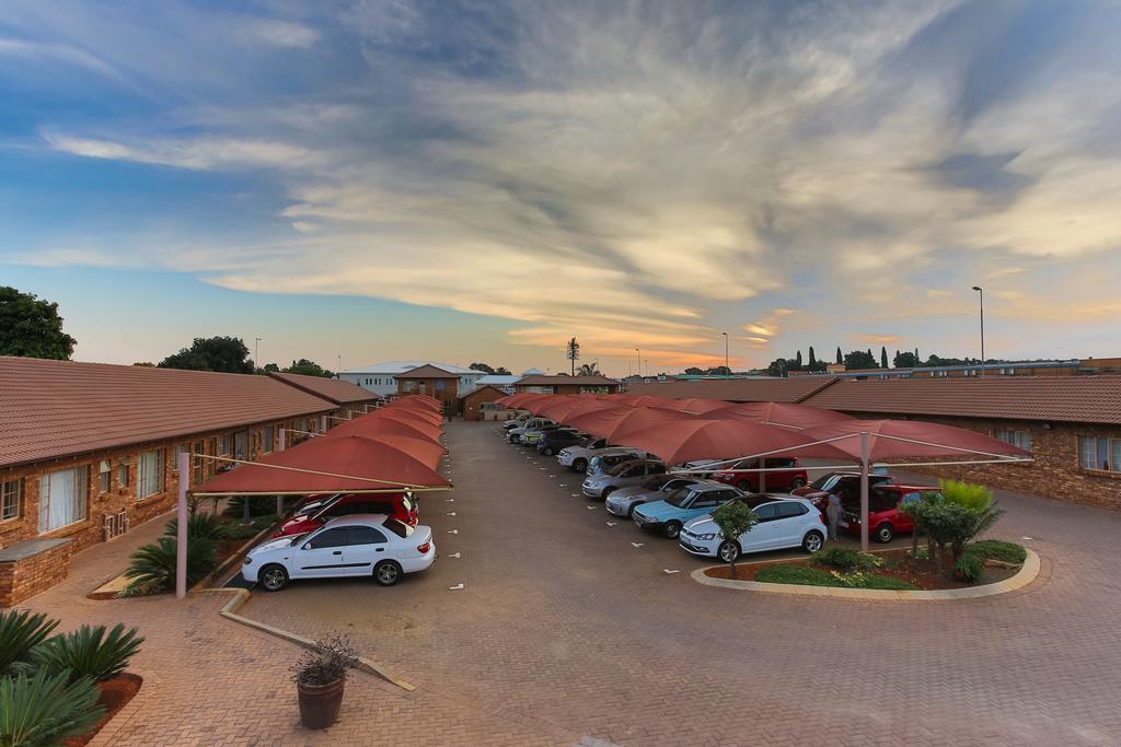Rudman Townhouses - Family Apartment Boksburg Exterior foto